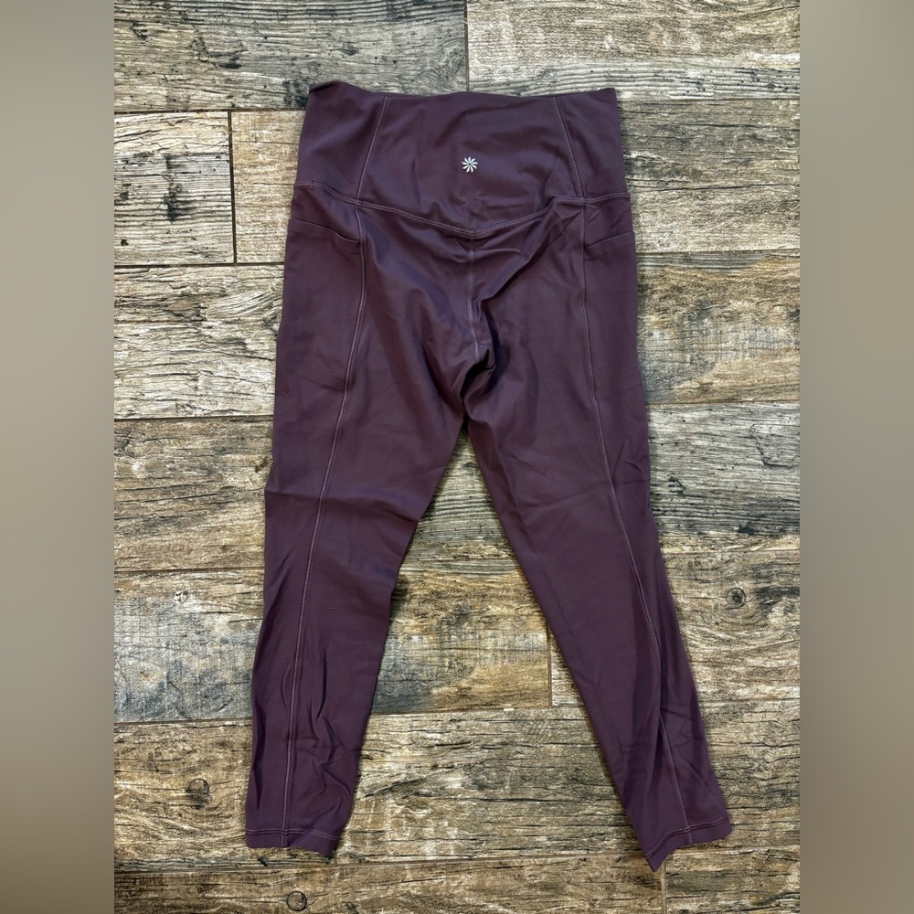 Athleta Sun Salutation Stash Capri Leggings size small petite